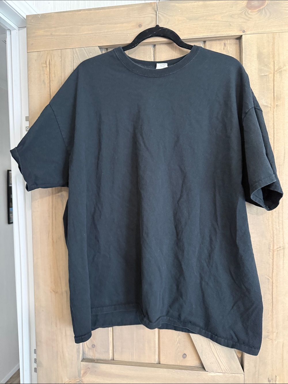 Gildan Black Short Sleeve Crewneck T-Shirt